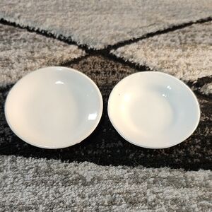 MID-CENTURY MINIATURE OFF WHITE RAISED-RIM SET-OF-2 PLATES/TRINKET DISH